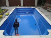 swimming pool maintenance and cleaning